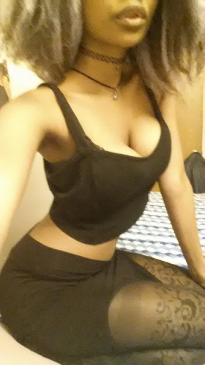 Big Breasted Ebony Selfies