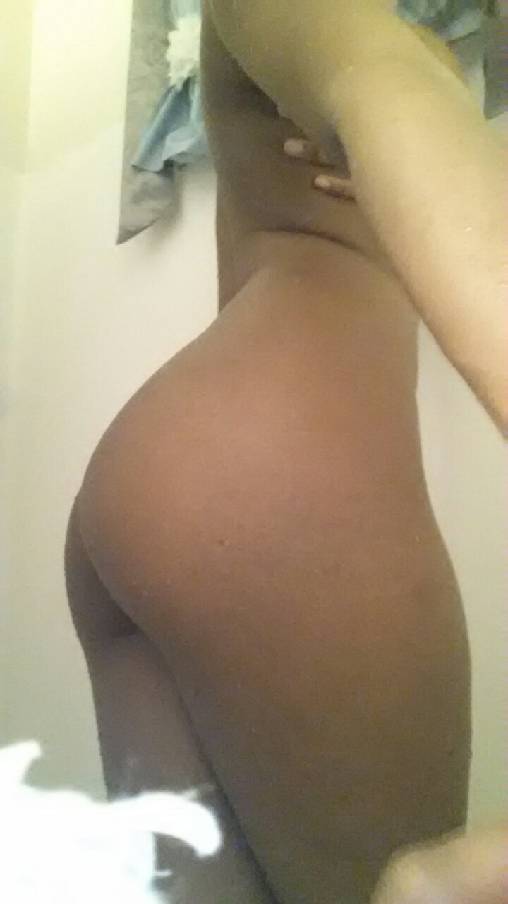 Big Breasted Ebony Selfies