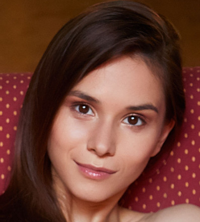 Leona Mia opens her vagina 4