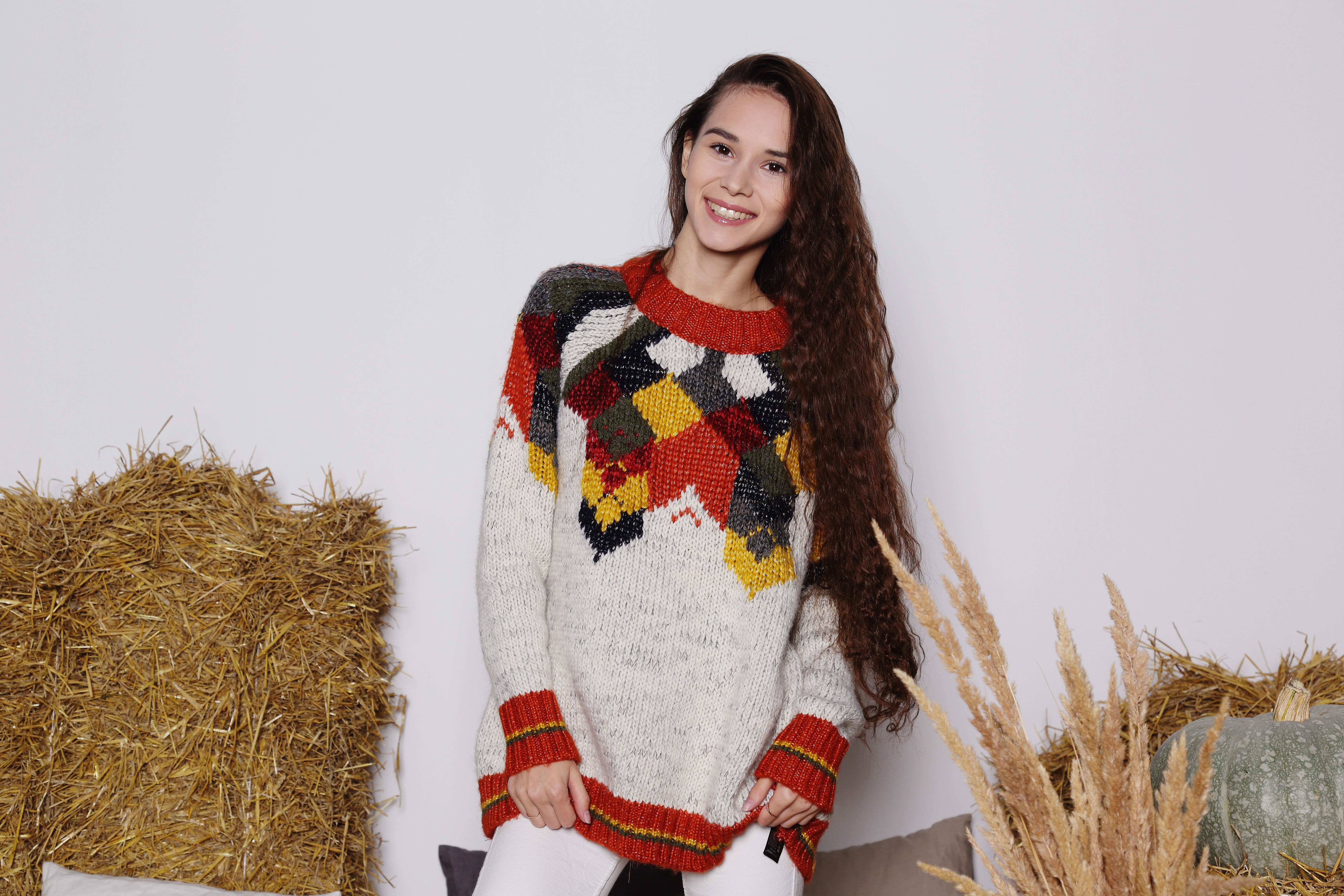 Leona Mia opens her vagina 4