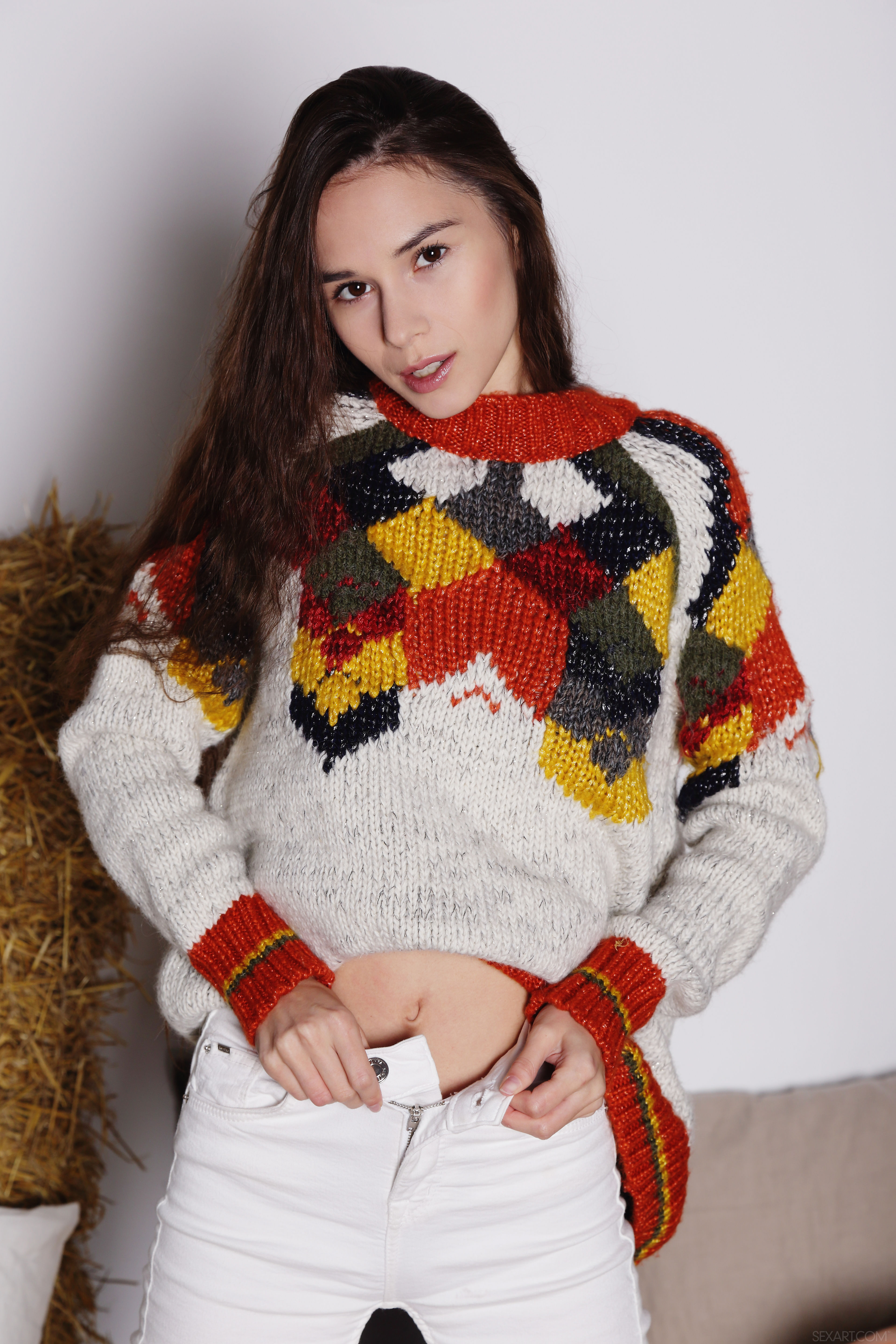 Leona Mia opens her vagina 4