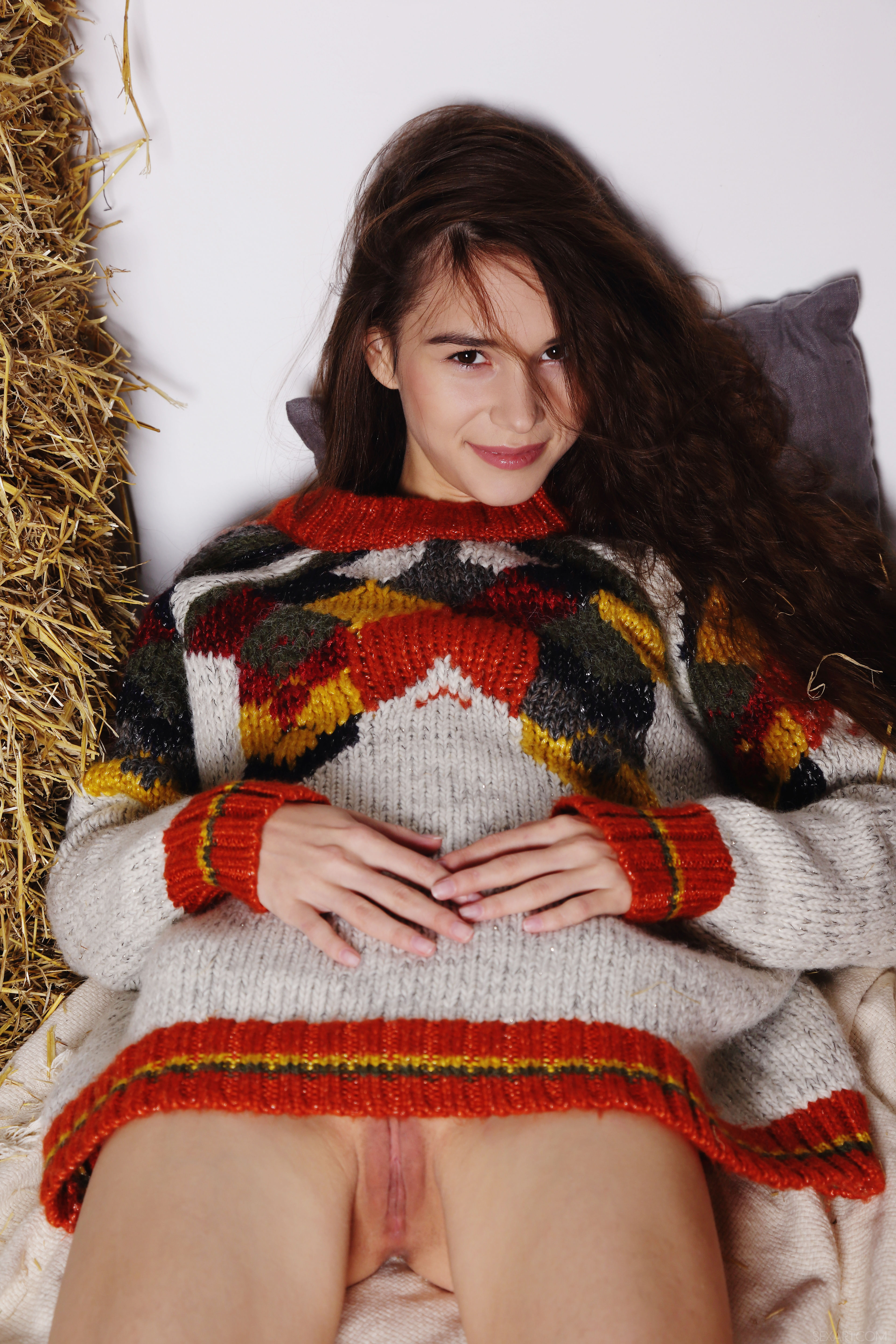 Leona Mia opens her vagina 4