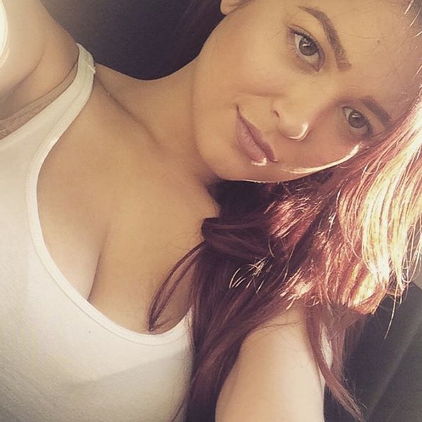 Tessa Fowler Selfies