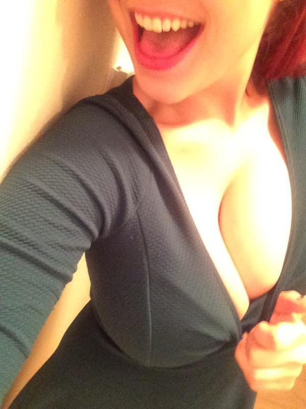 Tessa Fowler Selfies