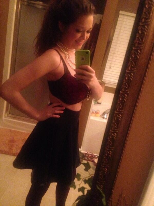 Tessa Fowler Selfies