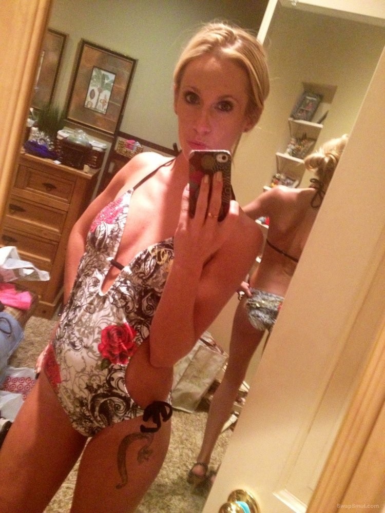 Hot MILF Selfies