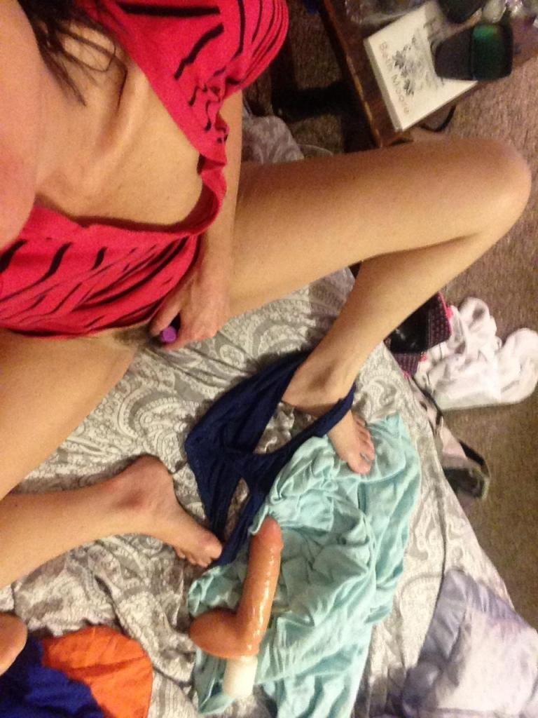 Horny Sexy MILF Selfie Hotness