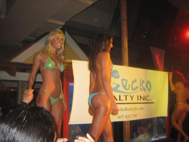 Hooters Girls Uncensored