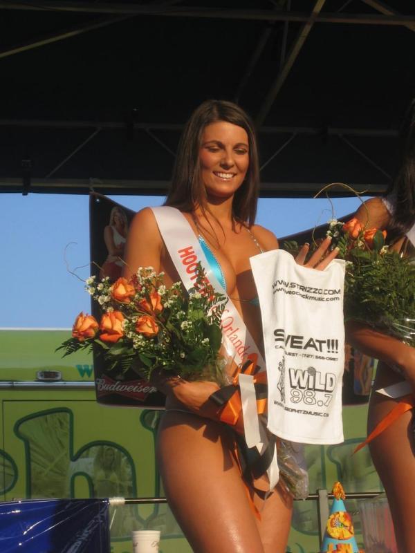 Hooters Girls Uncensored