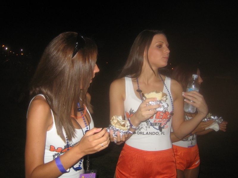 Hooters Girls Uncensored