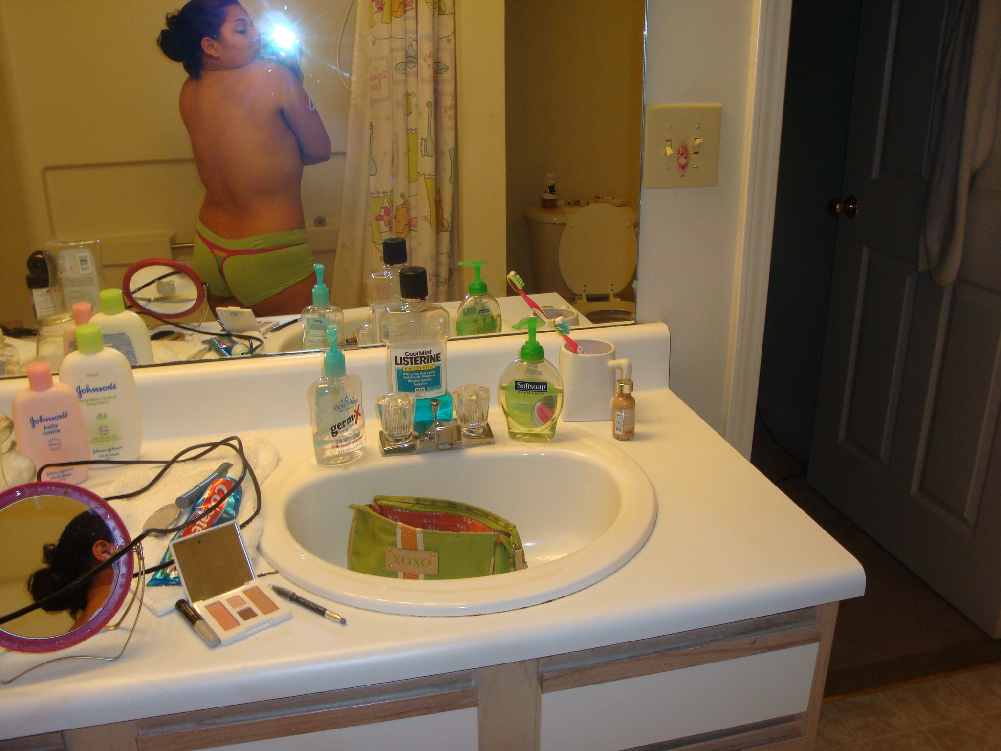 Thick Latina Shows Her Skin Pics