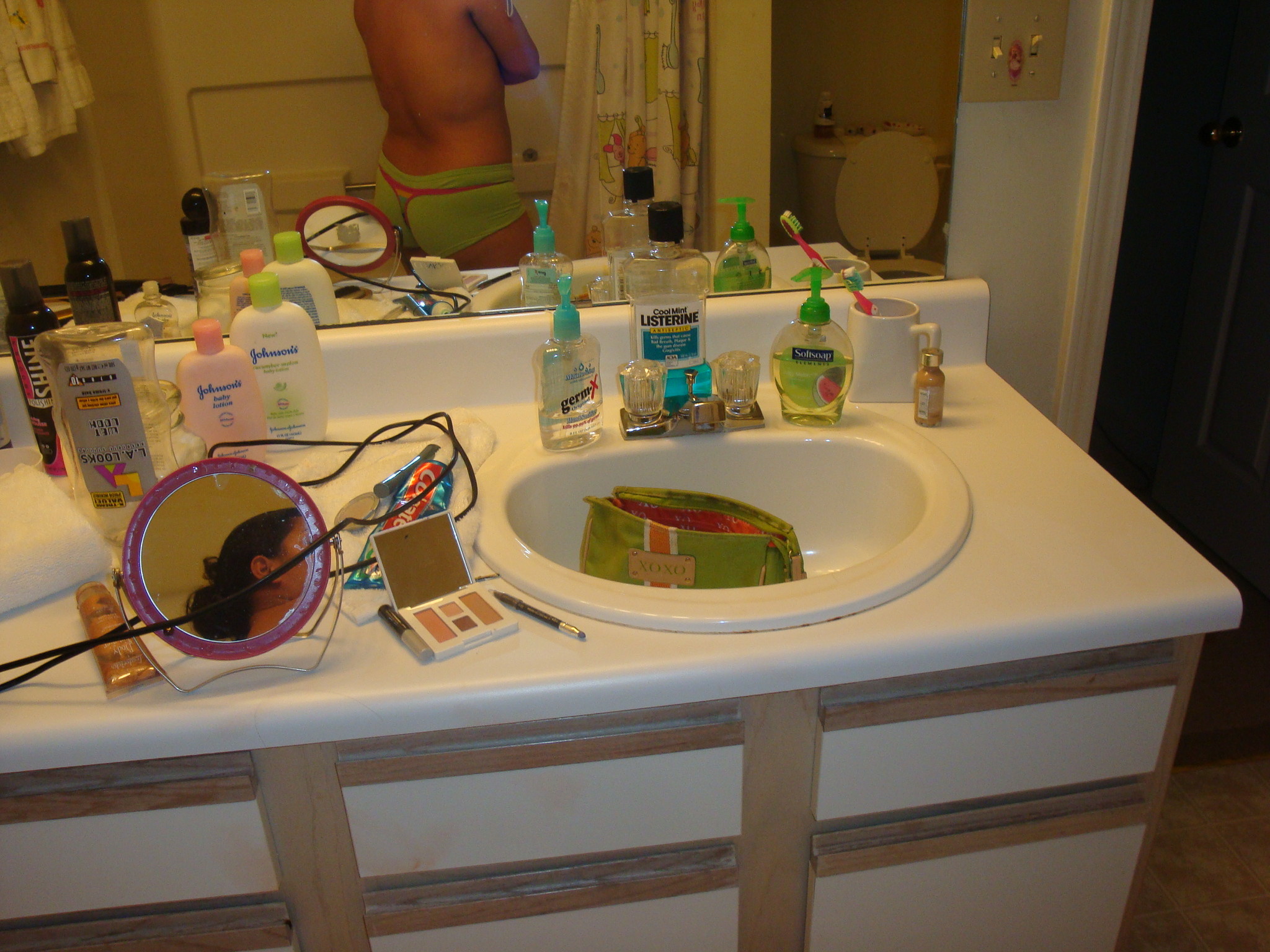 Thick Latina Shows Her Skin Pics