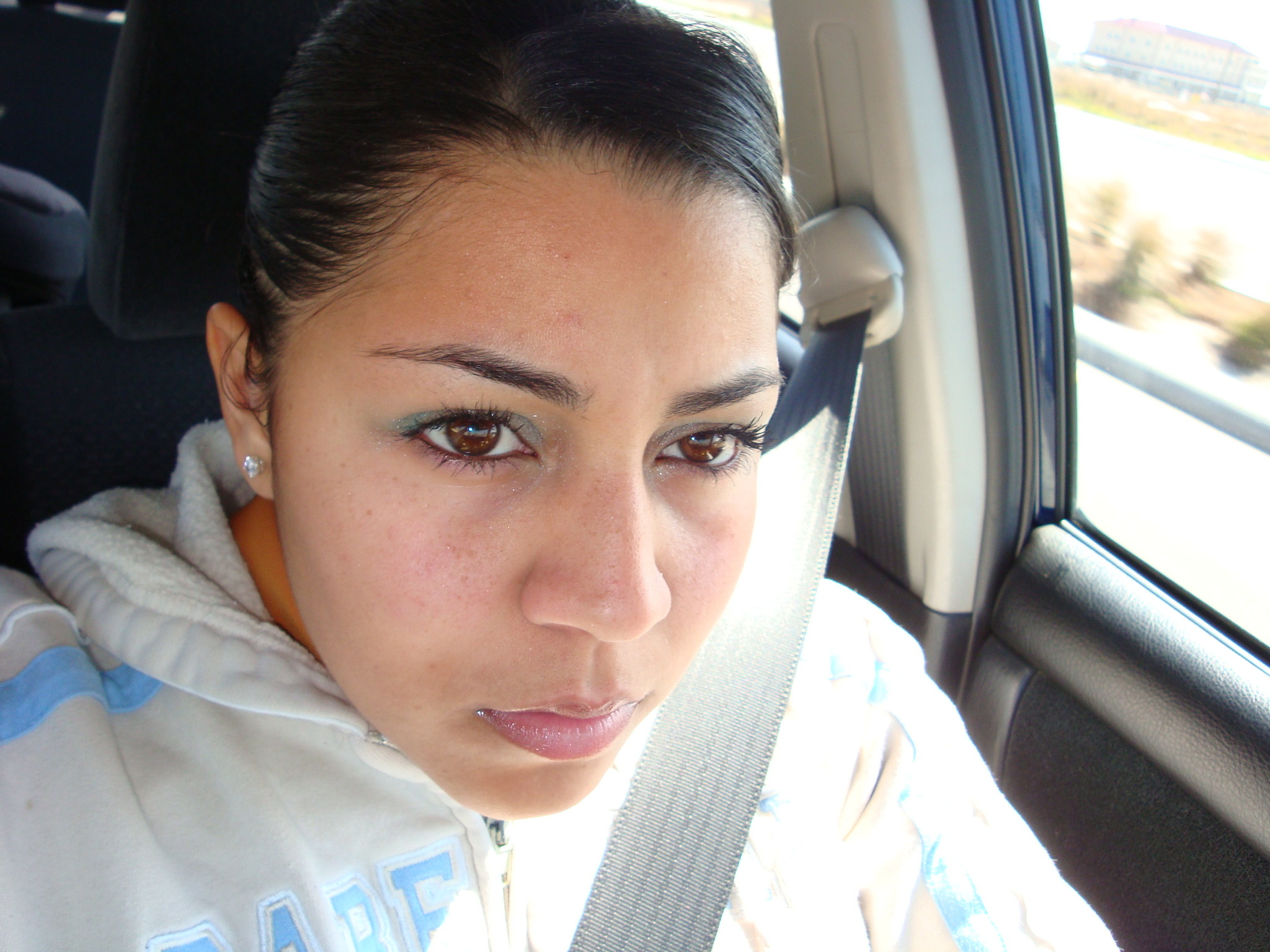 Thick Latina Shows Her Skin Pics