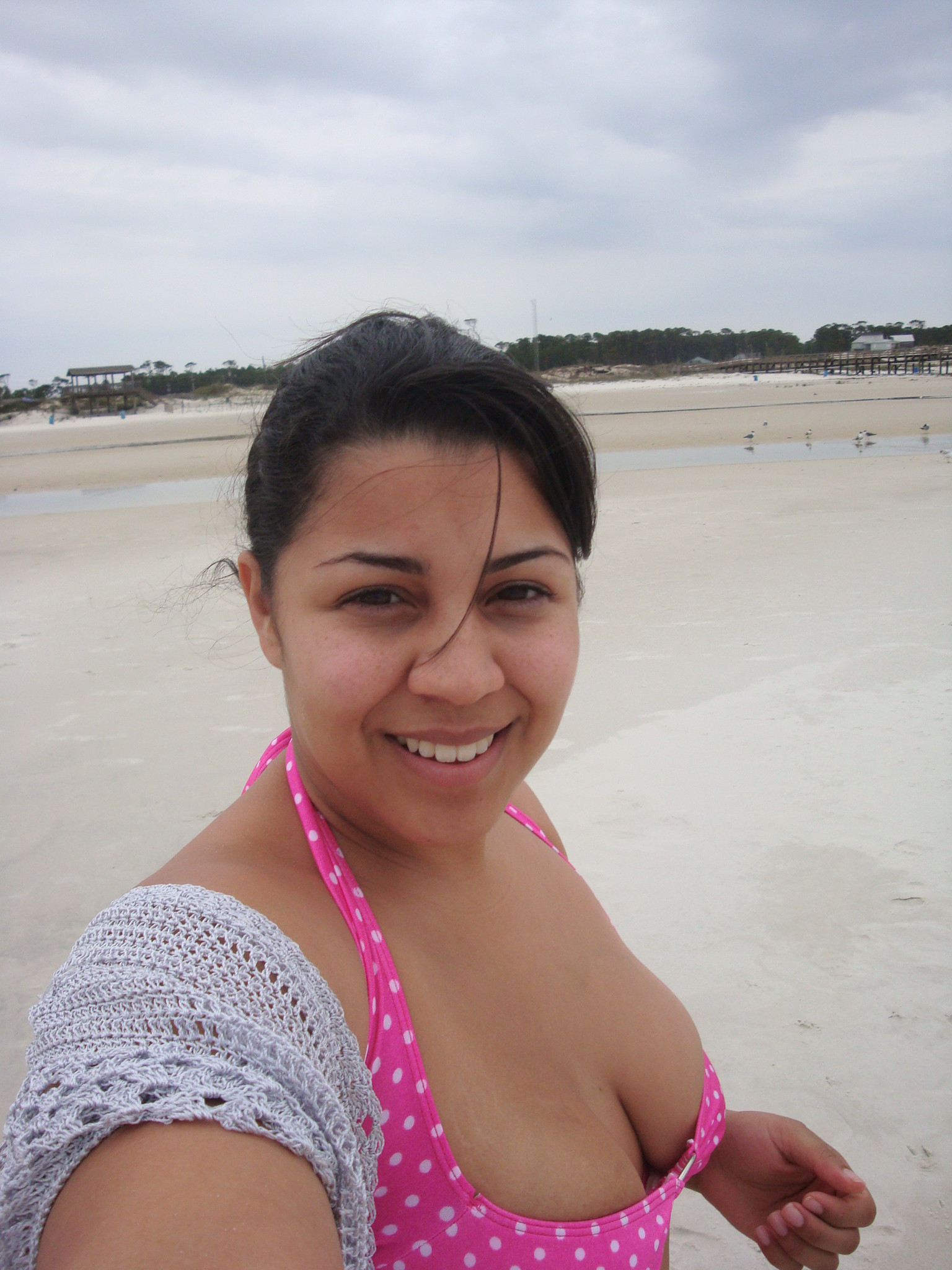 Thick Latina Shows Her Skin Pics