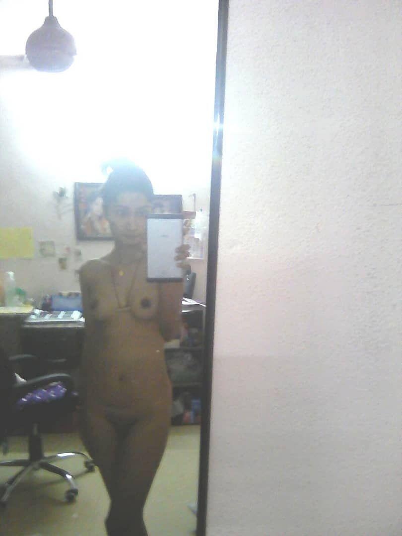 Indian Woman Nude Selfies