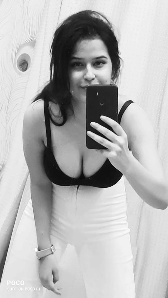 Indian Girl in Hotel Nude