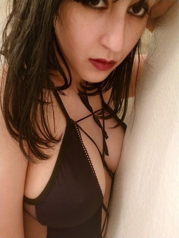 NRI Hot Girl 470 Pics