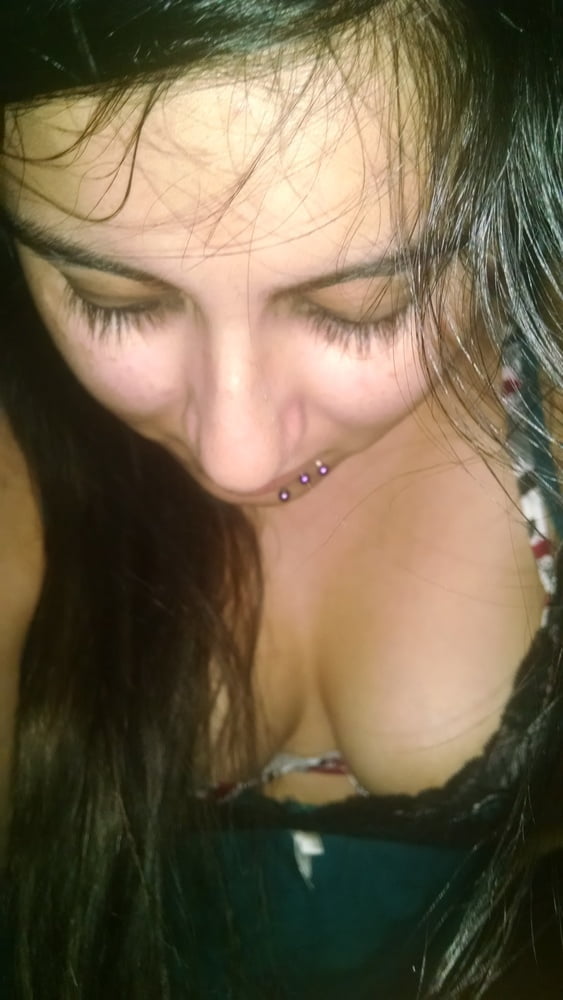 NRI Hot Girl 470 Pics