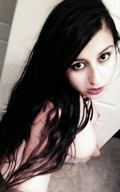 NRI Hot Girl 470 Pics