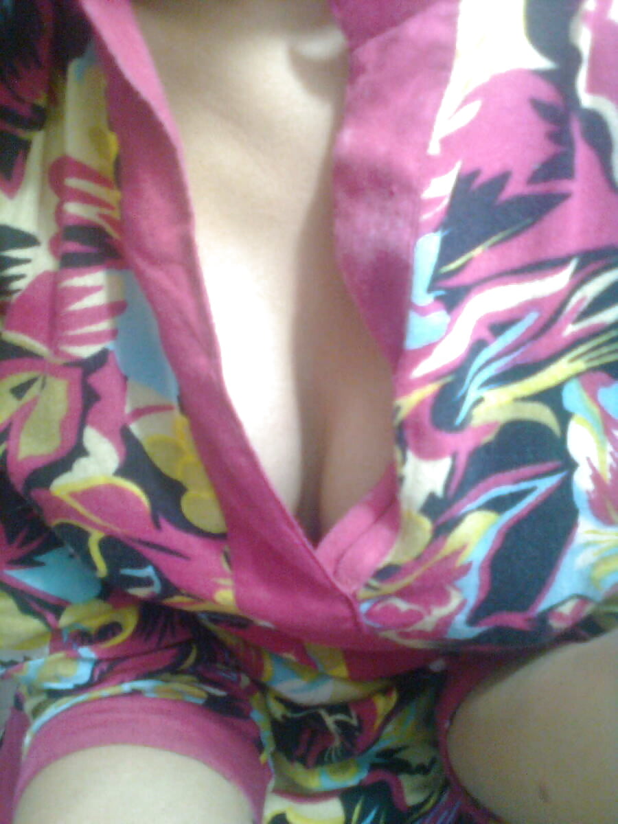 Very Cute Desi Girl Nude in Bathroom