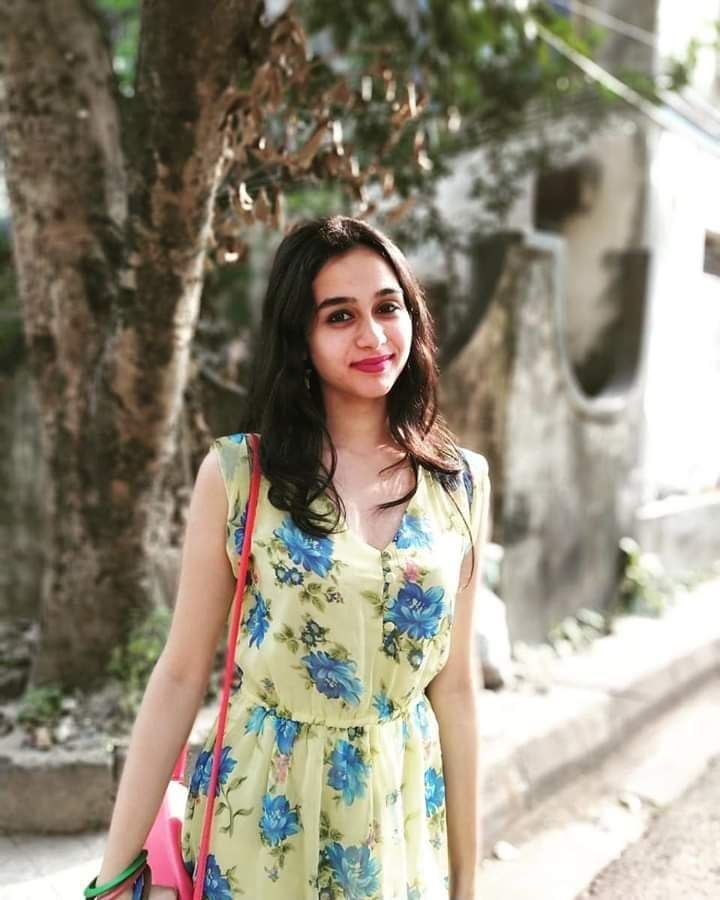 Beautiful Indian Girl Pic