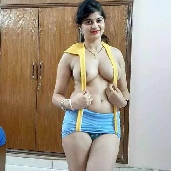 Huge Tits Desi Aunty Nude