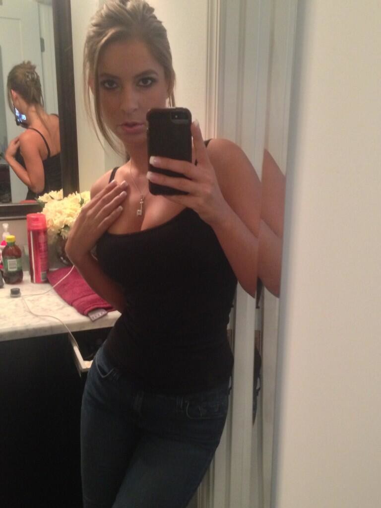 Gorgeous Sexy Selfie Babe