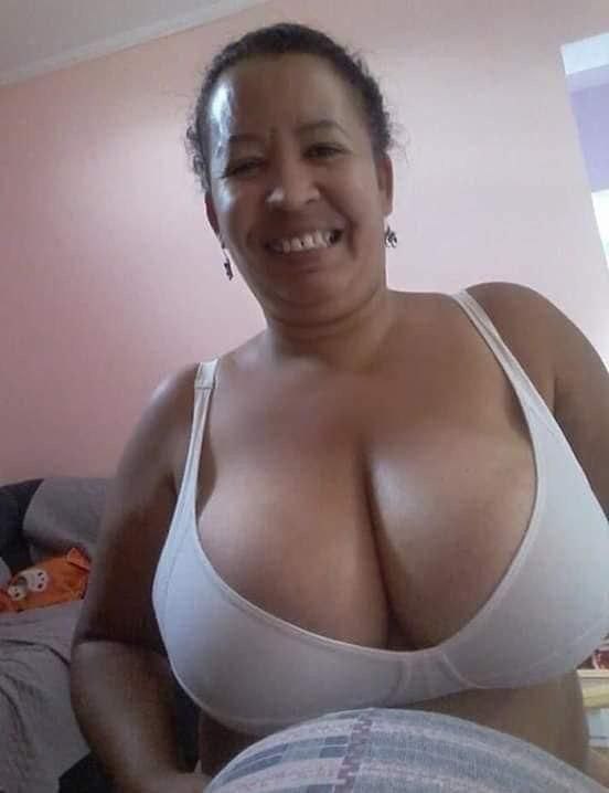 Mature Latina Brazil Mom Milf - arsivizm gallery