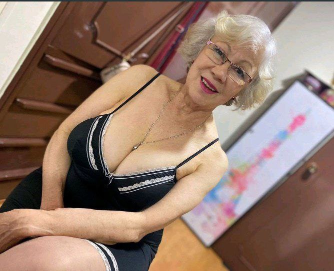 Mature Latina Brazil Mom Milf - arsivizm gallery