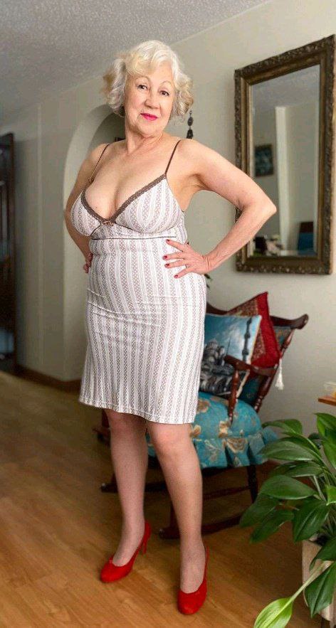 Mature Latina Brazil Mom Milf - arsivizm gallery