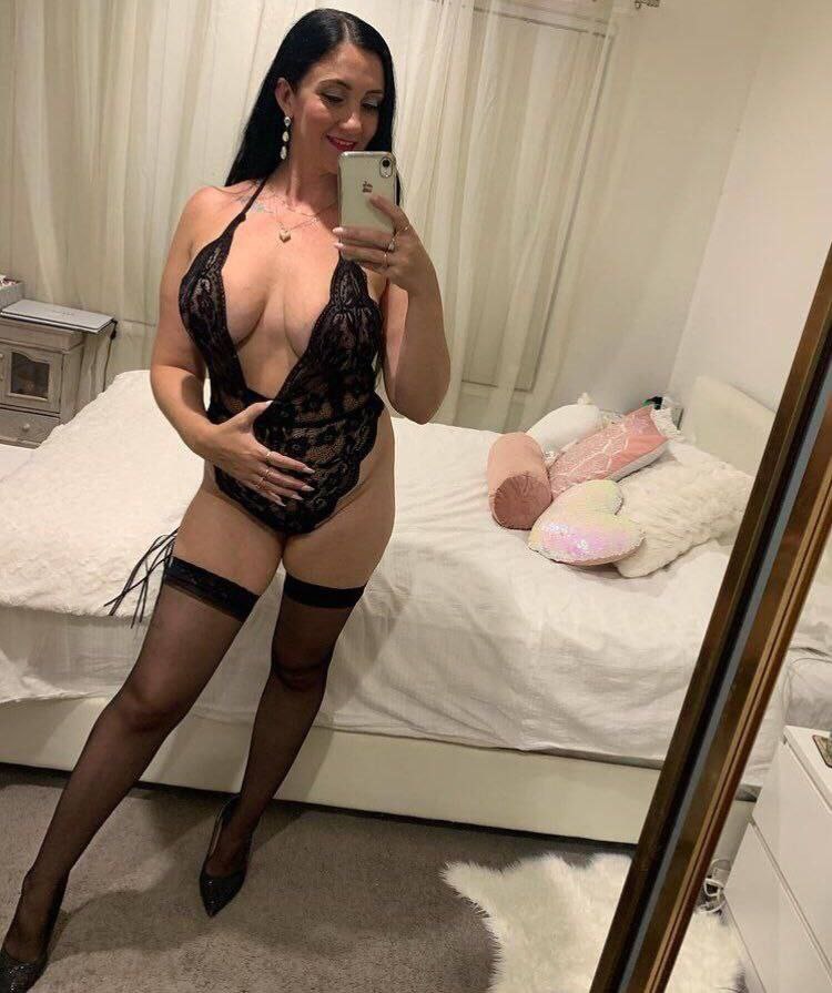 Mature Latina Brazil Mom Milf - arsivizm gallery