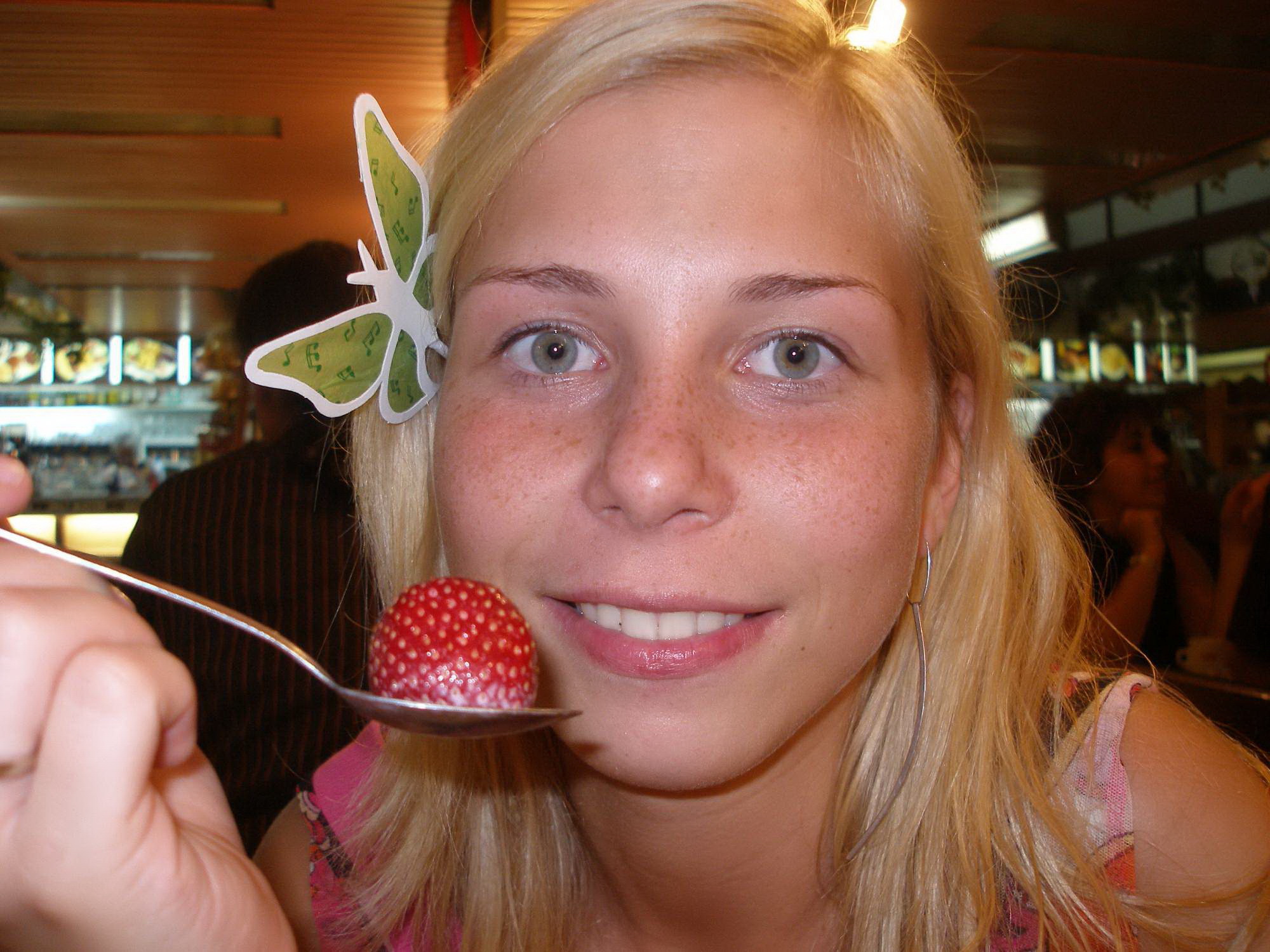 Blonde Cutie Vacay In Spain