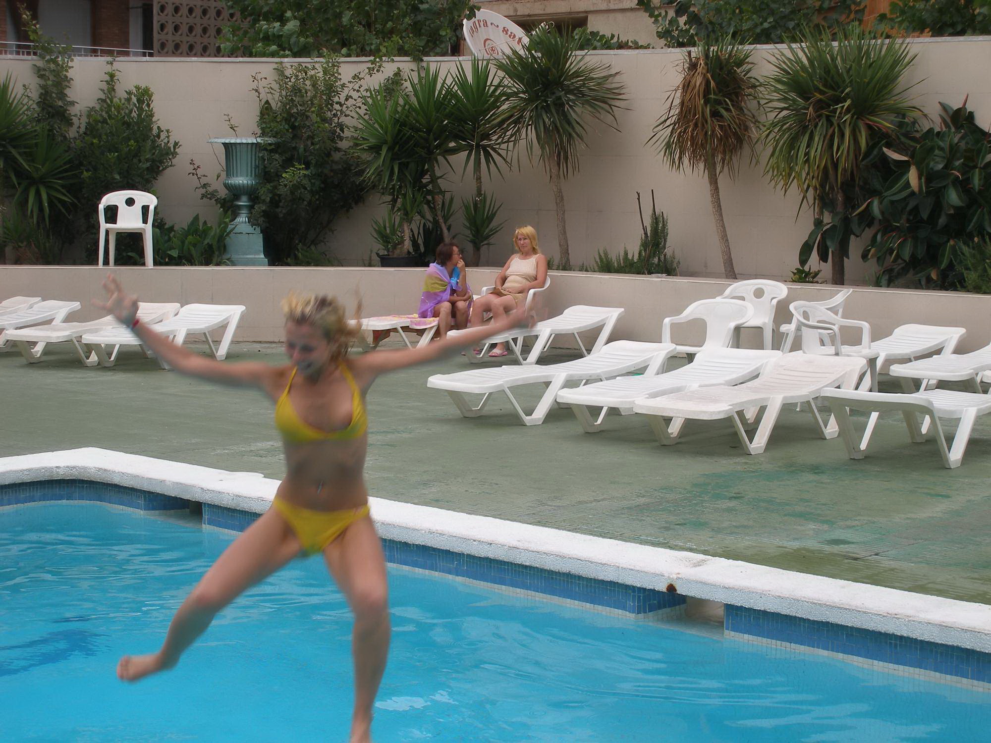 Blonde Cutie Vacay In Spain