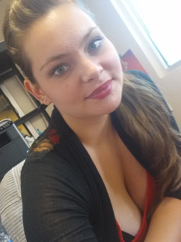 Girls Sexy Preggo Selfies