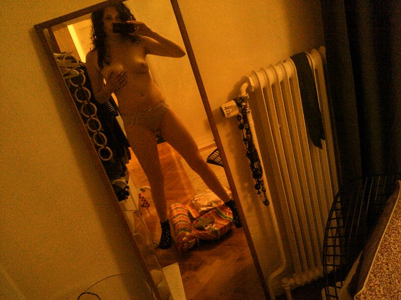 Selfies For Glasses Girl