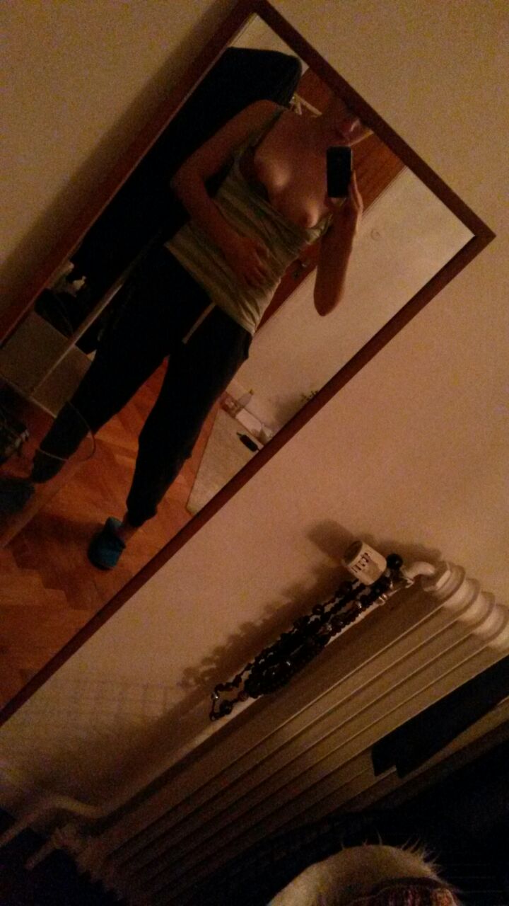 Selfies For Glasses Girl