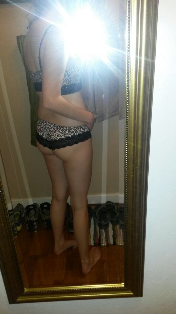 Selfies For Glasses Girl