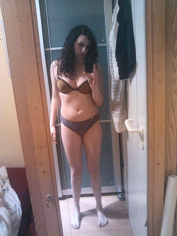 Selfies For Glasses Girl