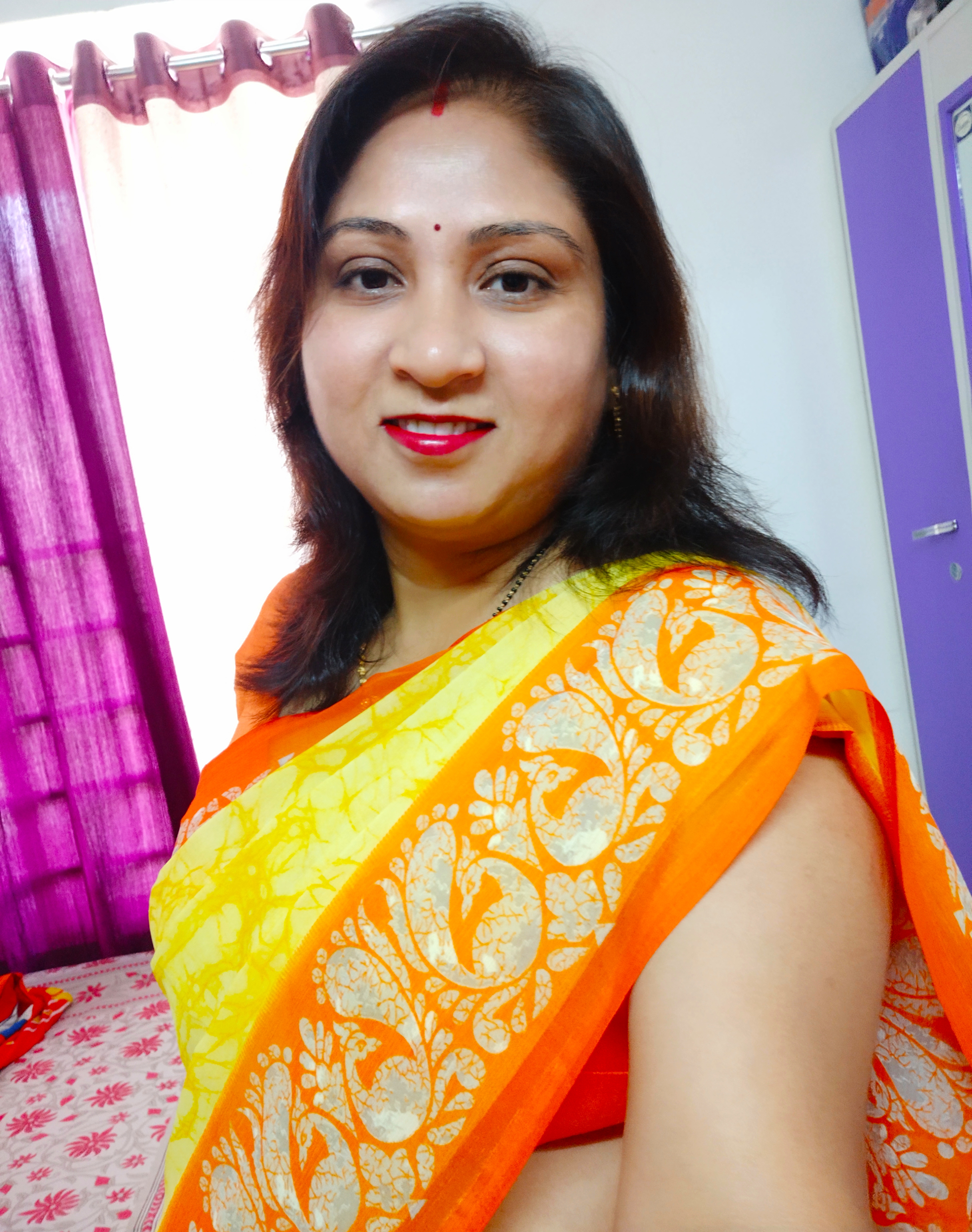 Shweta Randi saari stripping