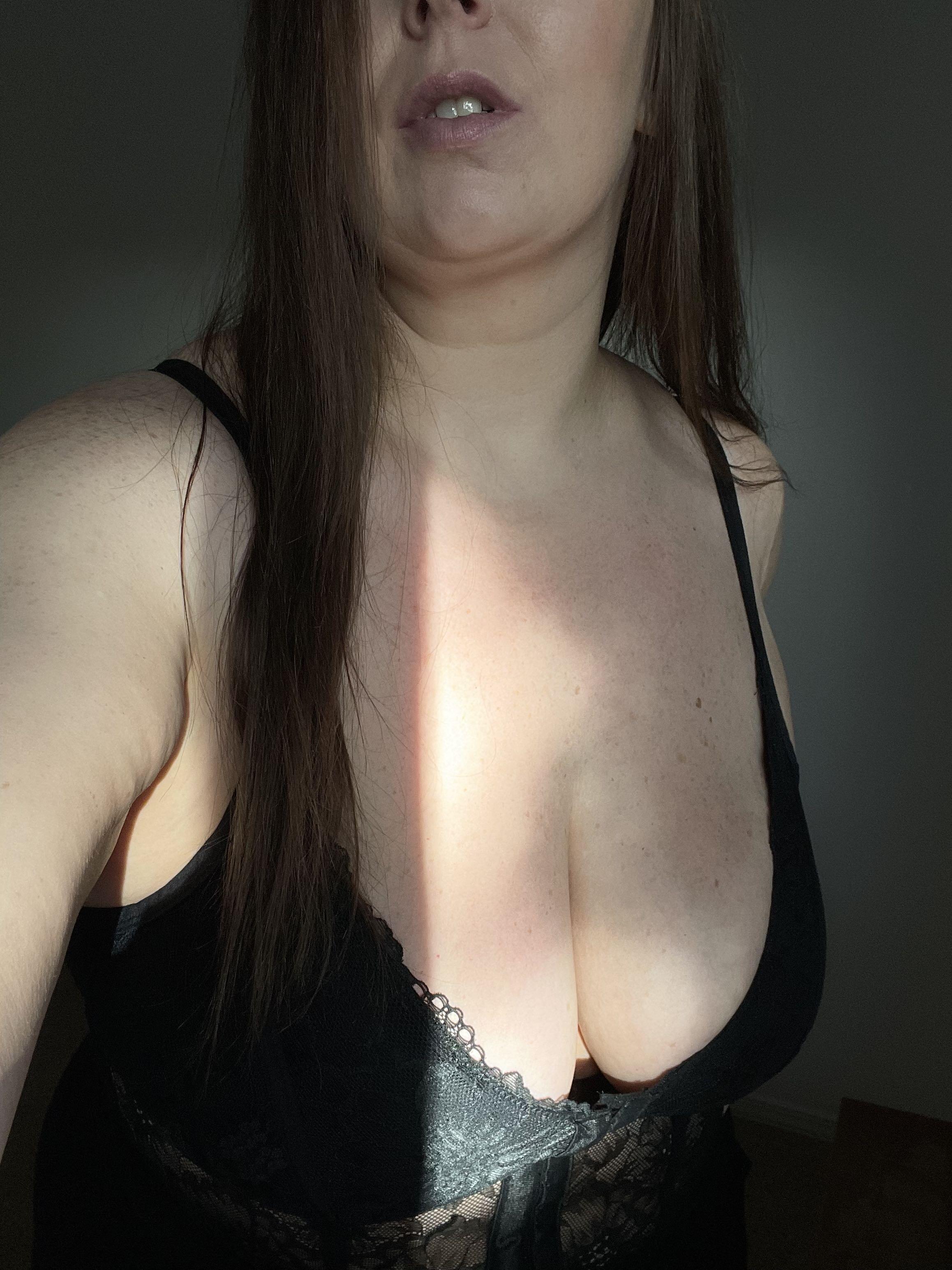 Saggy Tits New Mexico Slut Aaron