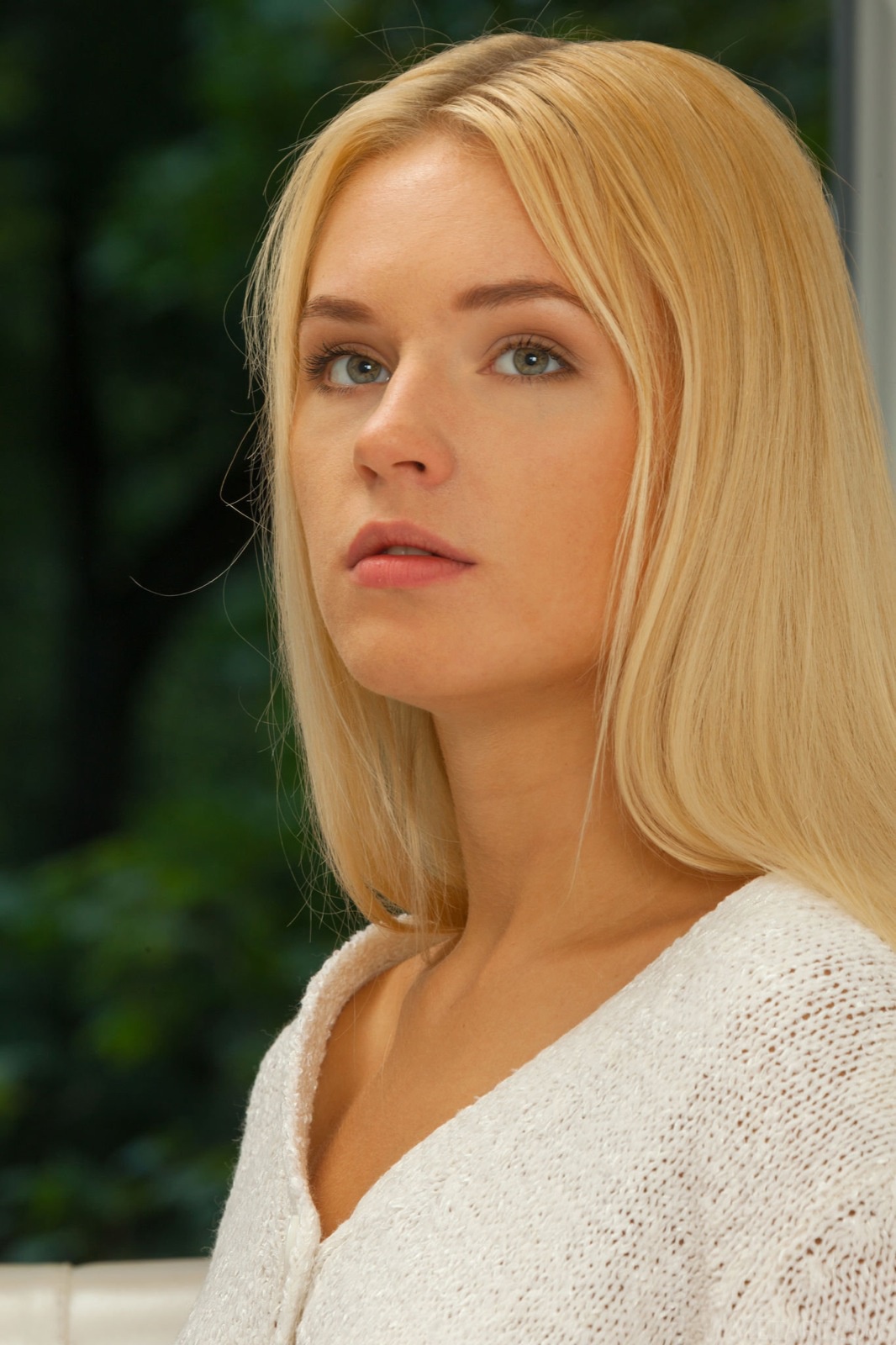 Xena A opens her vagina