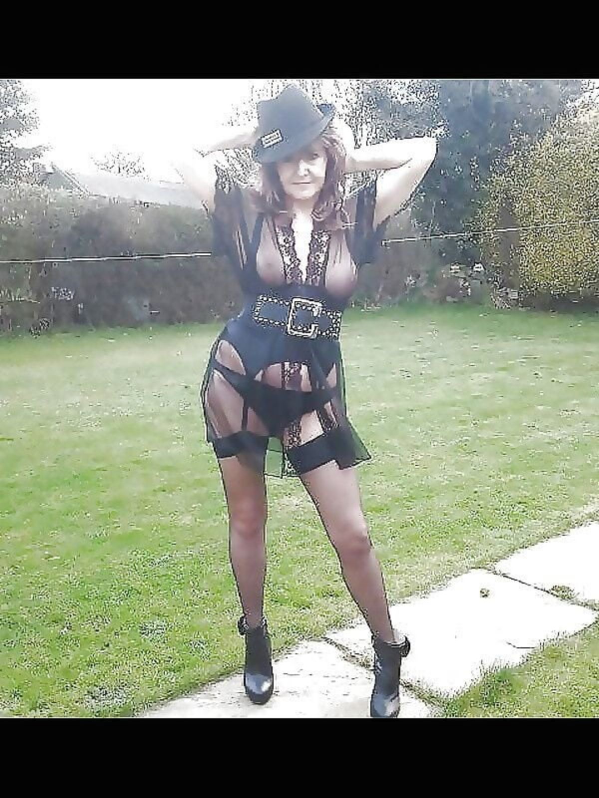 Mature UK Slut Beverly Johnson