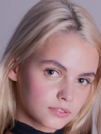 Elena N opens her vagina 2