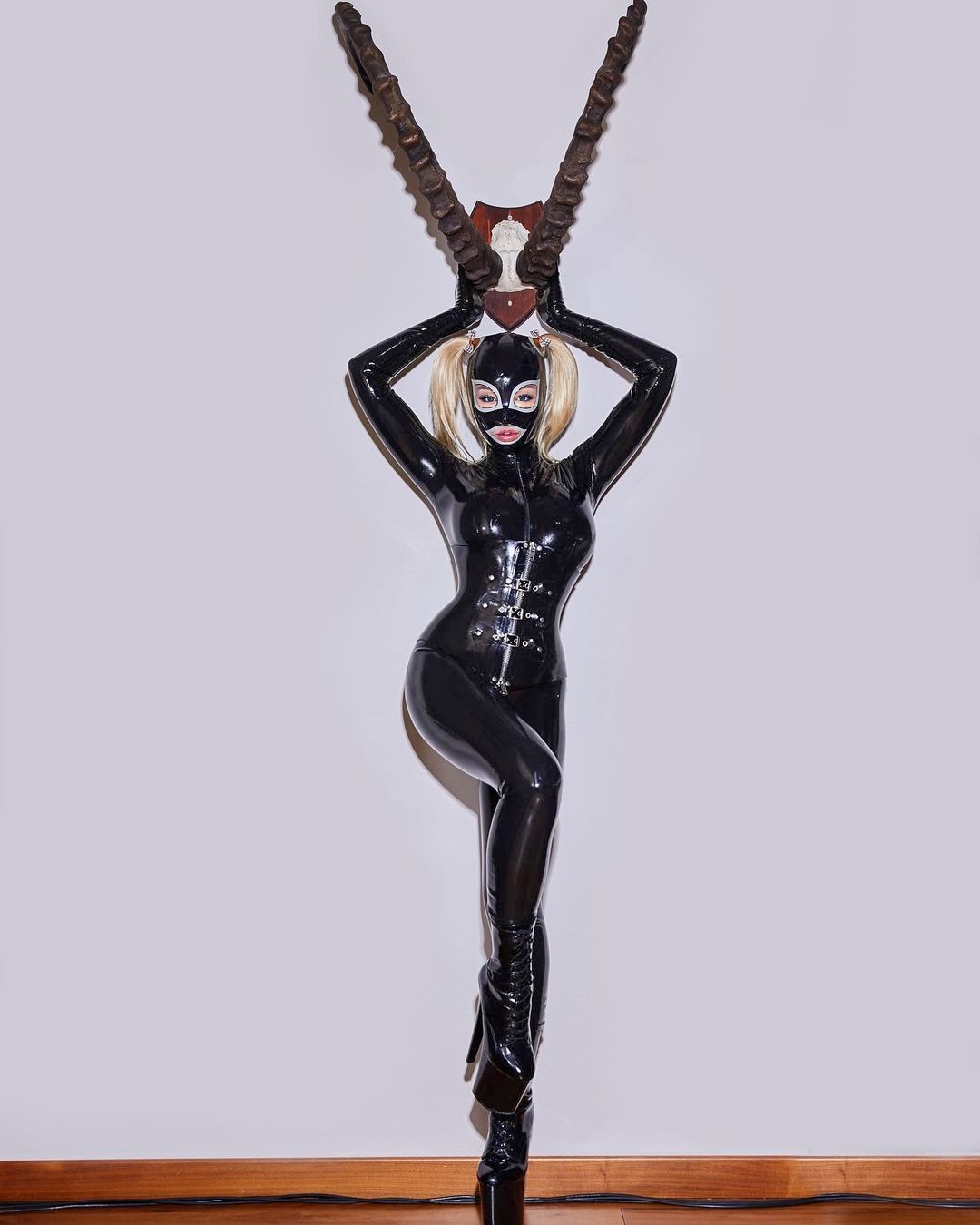 Blutube / Babyblubunny / Orchidsandhoney, latex