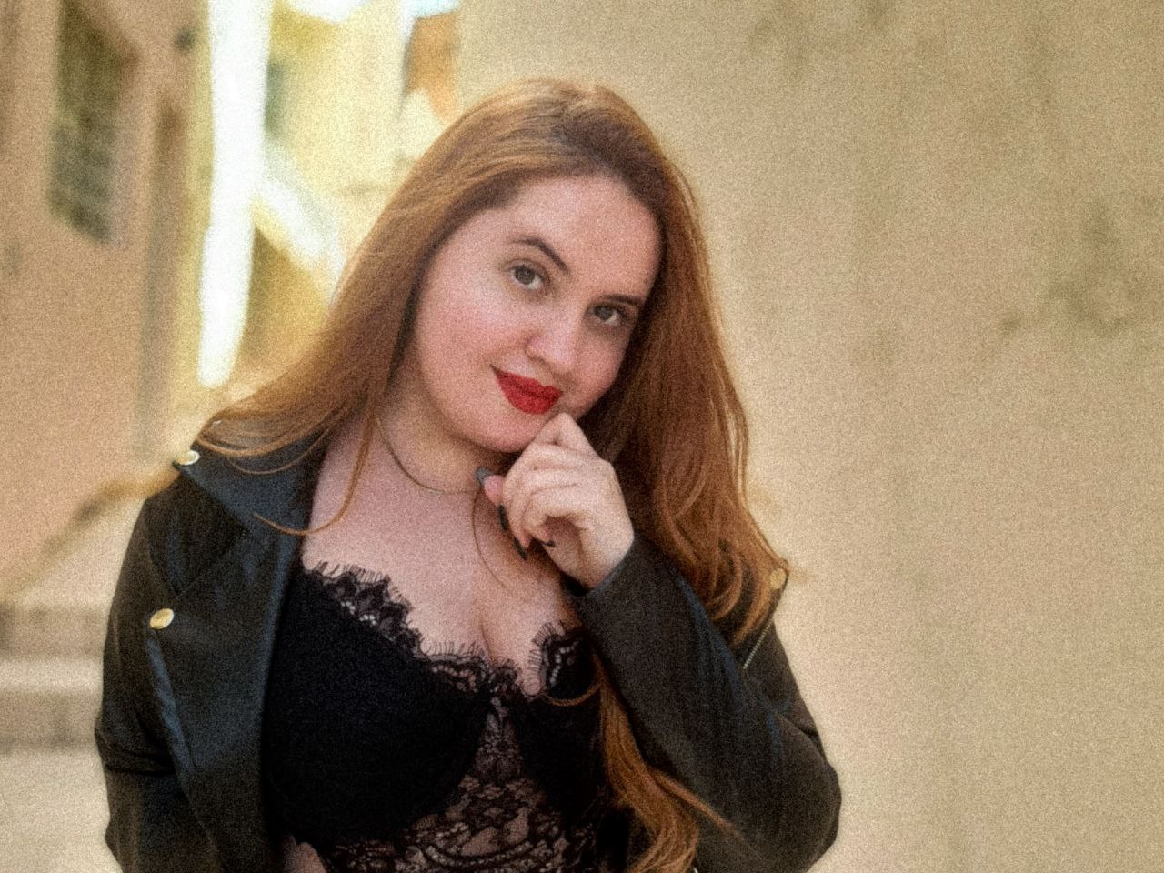 carolinefariabbw porca zuka