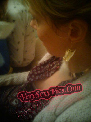 Boob Revolution! Stop Hiding Us! - Downblouse Collection