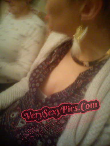 Boob Revolution! Stop Hiding Us! - Downblouse Collection