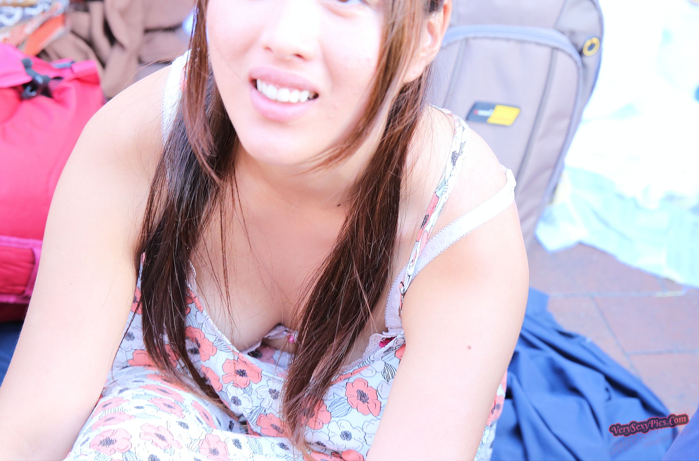 Boob Revolution! Stop Hiding Us! - Downblouse Collection