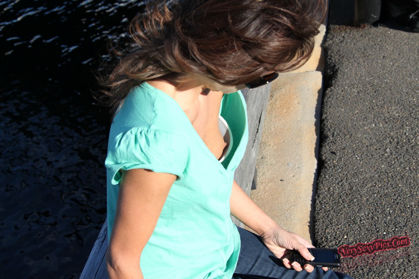 Boob Revolution! Stop Hiding Us! - Downblouse Collection