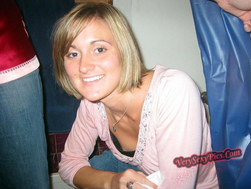 Boob Revolution! Stop Hiding Us! - Downblouse Collection